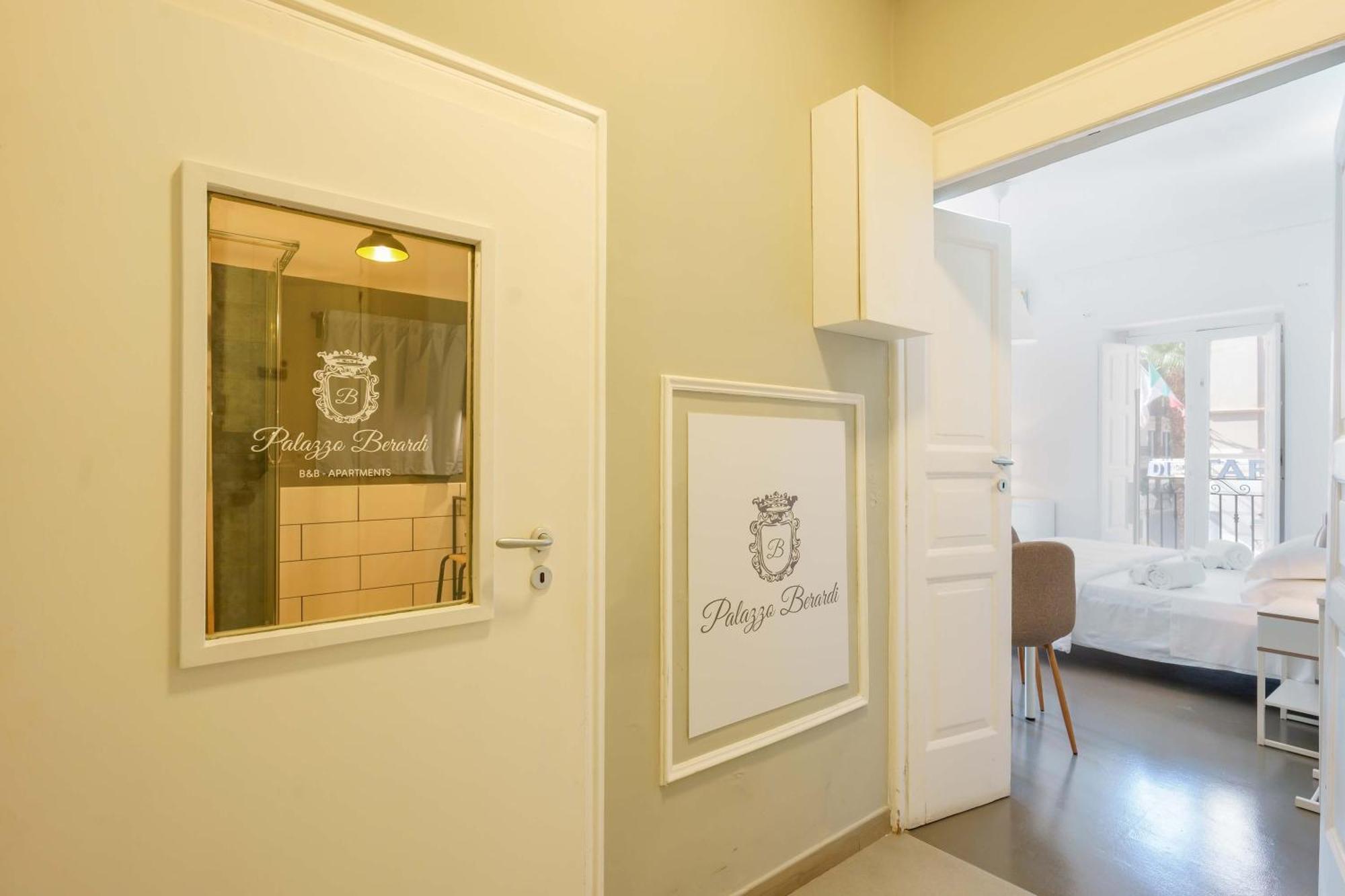 Bed and Breakfast Palazzo Berardi Таранто Экстерьер фото